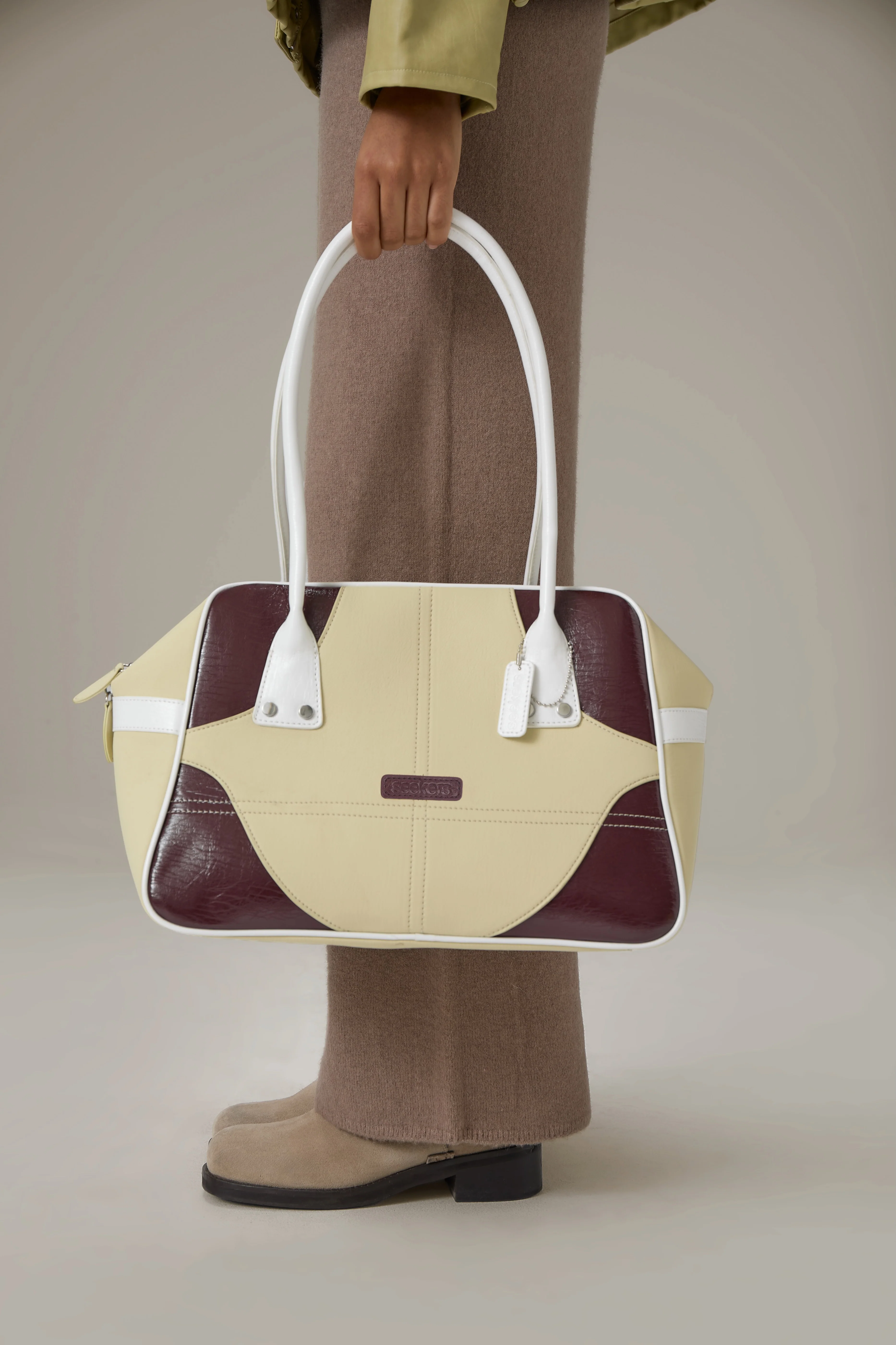 Kitty Shoulder Bowling Bag in Multi Apple - Image 5